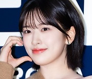 [T포토] 안유진 '나, 강아지상 좋아했네'