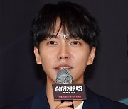 [포토]이승기, ‘외부의 논란으로 인해 피로감을 드려서...’