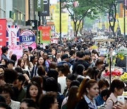 유커 떠난 명동… 日·美·아세안 ‘발길’