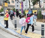 시흥 은빛초, 등굣길 ‘교통안전 캠페인’ [꿈꾸는 경기교육]