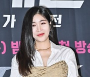 싱어게인3 이해리,'하트 포즈 요청에 수줍은 듯' [사진]