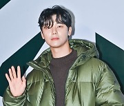 강민혁,'두툼한 패딩도 잘 어울려' [사진]