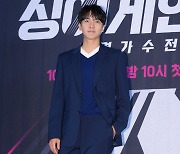 이승기, 깔끔한 네이비 수트 [SE★포토]