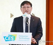 CES 2024 미디어 브리핑 참석한 HD현대 전무