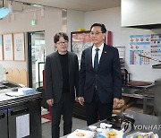 한훈 차관, 피자알볼로 본사 방문