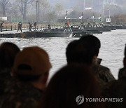 도하훈련 참관한 국방위원회