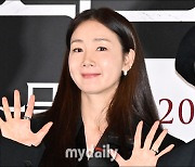 [MD포토] 최지우, '눈맞춤에 심쿵'