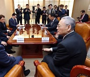 유인촌 장관, 이영훈 한국교회총연합회 대표회장 예방