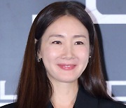 최지우, 내 시간은 거꾸로 간다 [SE★포토]