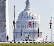 USA FLAGS MASS SHOOTING