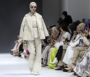 INDONESIA JAKARTA FASHION WEEK