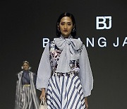 INDONESIA JAKARTA FASHION WEEK