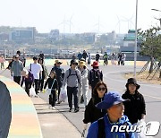 "걷고 줍고 내 몸도, 지구도 튼튼해졌어요"…제5회 제주플로깅