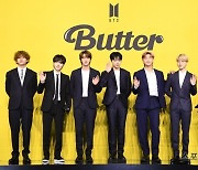 하이브 "BTS, 마약 연루 업소 방문한 적 없어…루머 법적 조치"[공식]