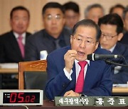 홍준표, 인요한 ‘사면 논의’에 “내가 죄지었냐…논의 자체 쪽팔려”