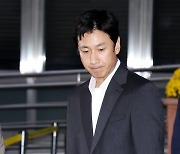 경찰, 이선균 휴대폰 확보… “추후 정식 조사에 성실히 임하겠다”