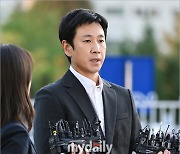 [MD포토] 이선균 '포토라인에서 사죄의 말'