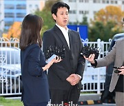 [MD포토] 이선균 '죄송합니다'