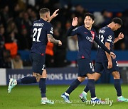 '이강인, 몇 달 일찍 합류했다면 PSG 라커룸 장악→팀에서 필수적인 선수'