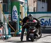 정유업계, 高 정제마진에 웃지만…'이·팔 전쟁'이 변수