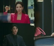 ‘맑눈광’ 이유미vs‘의미심장 미소’ 빌런 변우석, 살벌 눈싸움(‘강남순’)