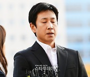 [포토] 두 눈 감아버린 이선균