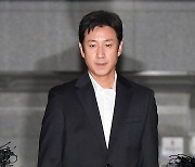 [TD포토] 이선균 '무거운 심경'