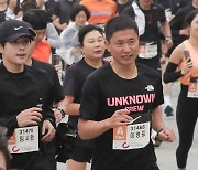 이영표·임시완의 착한 달리기,  10km 45분 21초에 주파 [춘천마라톤]