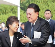 "박근혜, 尹·MB와 비교불가 정치 고수" 박지원 감탄한 이유