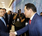 [Photo News] SK Chairman meets Vietnam PM