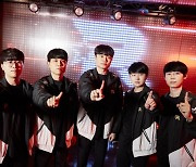 KT, LCK 멸망전서 승리…디플 기아 꺾고 8강행 [롤드컵]