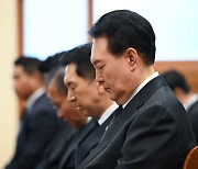 이태원참사 1년 … 광장 대신 교회서 추모한 尹 "안전 위해 노력"