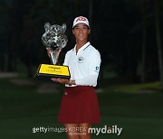 '신지애 소환' 부티에, 티띠꾼과 무려 9차 연장 혈전 끝 우승 'LPGA 시즌 4승 달성'