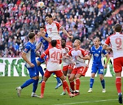 8-0에도 쉬지 못하는 김민재…10경기 연속 풀타임