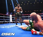 '헤비급 챔피언' 퓨리, '괴수' UFC 출신 은가누에 망신살... 힘겨운 2-1 판정승