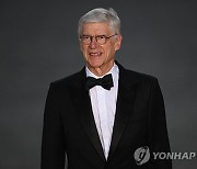 월클 명장 벵거 '손흥민 원톱' 극찬 "SON 중앙 이동, 아주 좋아!"→"토트넘 우승 경쟁력 있다" 박수