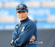 [포토]NC 강인권 감독, 1차전부터 잡자!