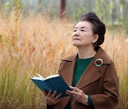 "시련 없는 축복 있나, 산다는 건 현실의 계단을 오르는 일" [fn이 만난 사람]