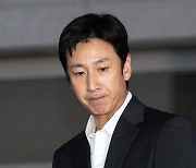 경찰 "이선균 마약사건 관련 추가 수사대상 연예인 없어"