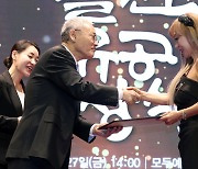 Soprano Sumi Jo awarded Geumgwan Order of Cultural Merit