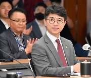 김완섭 기재차관 "소상공인 3종 패키지 차질 없이 추진"