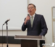 조승환 해수장관 "2011년 이후 수산물방사능 검사 8만건…안전성 충분한 설명"