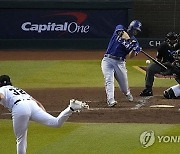 시거 PS 5번째 홈런…MLB 텍사스, 월드시리즈 2승 1패