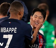 'SON-케인 이후 최고의 콤비 탄생?' 1호도움 이강인, 음바페와 리그1 '이주의 팀' 선정... PSG 3명 배출