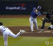 시거 PS 5번째 홈런…MLB 텍사스, 월드시리즈 2승 1패