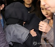 '사기 의혹' 전청조 경찰서 붙잡혀와…질문에 묵묵부답(종합2보)