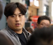 MLB 전 단장 “FA 시장서 이정후보다 류현진…오타니는 10년 5억달러 계약 예상”