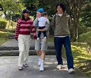 성유리, 활동 중단 후 근황…쌍둥이 딸과의 사진 공개