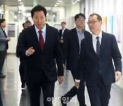 [포토] 방호발전 포럼 참석하는 오세훈 서울시장