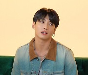 BTS 정국 "솔로 앨범 전곡 영어로 녹음 어려웠지만…늘 도전하고파"